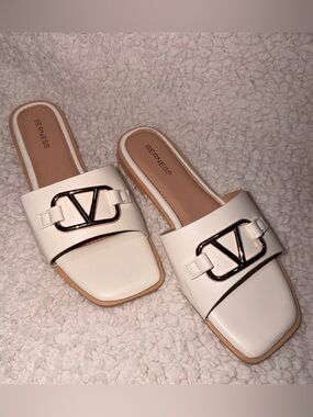 Berness White Sandal with Rose Gold Accent